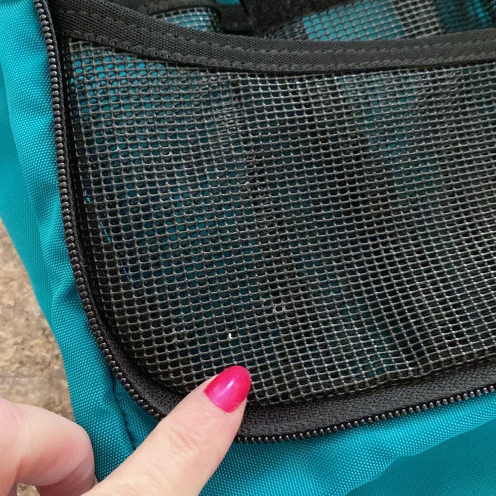 L.L. Bean Travel Toiletry Bag Shade of Blue or Green - Picture 12 of 17